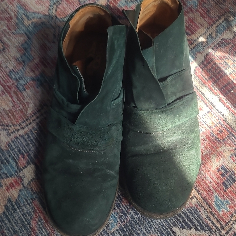 A.S.98 Green Suede Booties